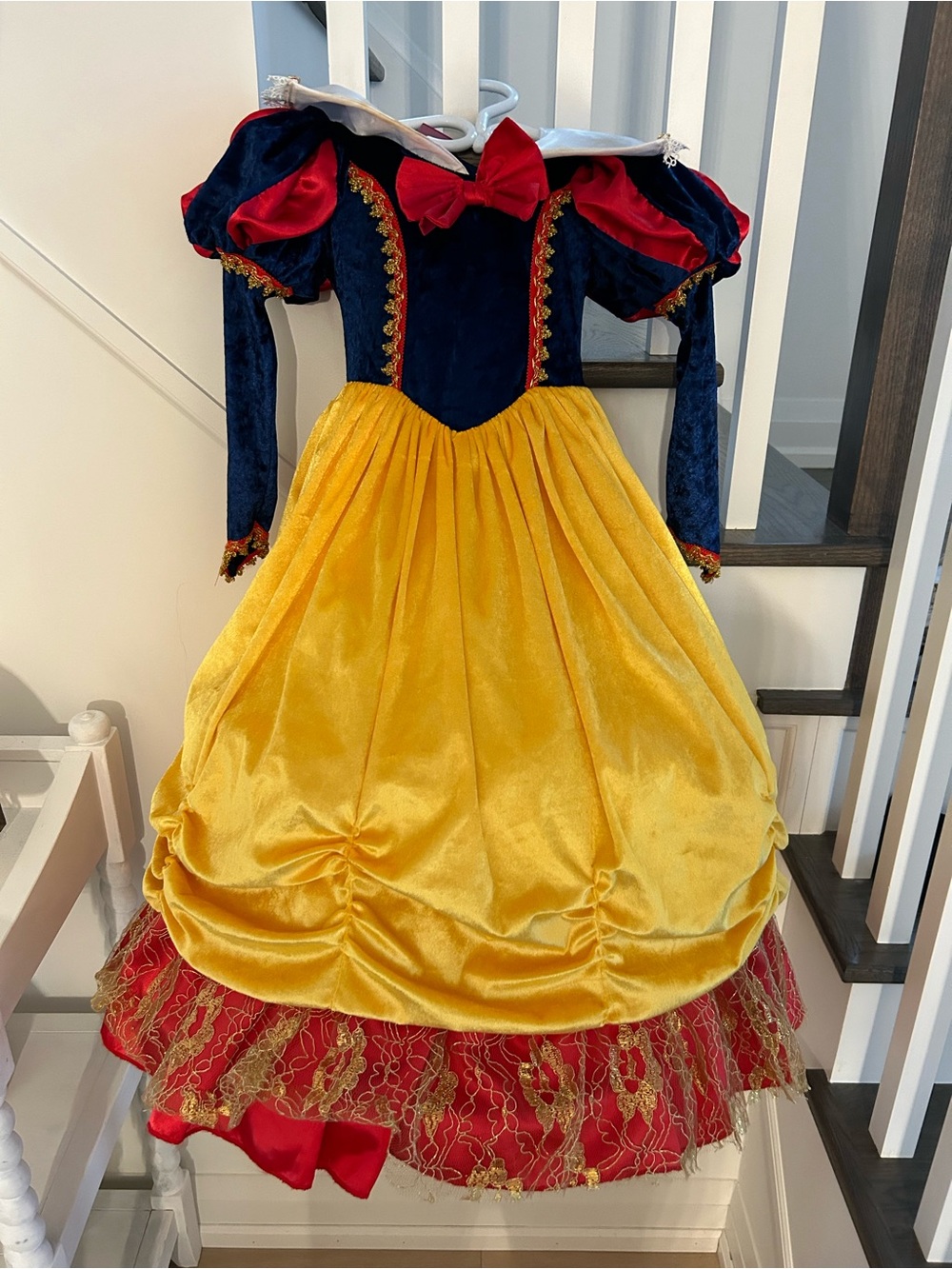What A Character Snow White costume & headband size 6